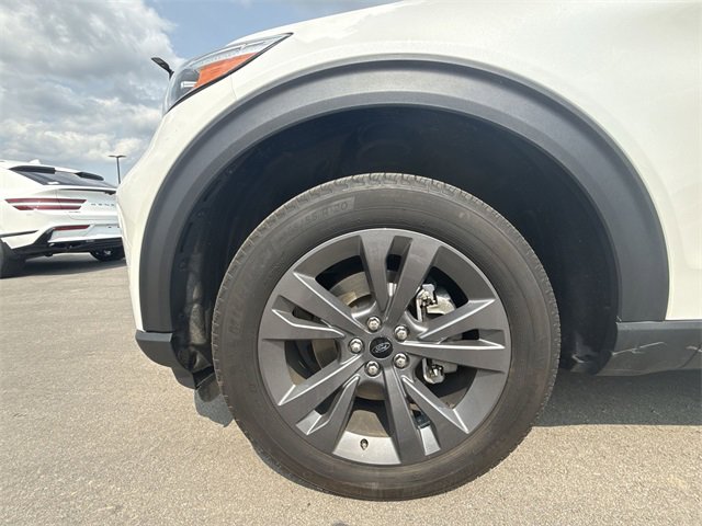 Used 2023 Ford Explorer XLT w/ Equipment Group 202A image 10