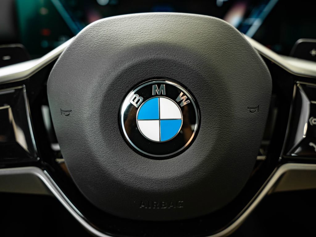Certified 2025 BMW 530i xDrive AWD/4WD image 30