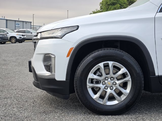 Used 2023 Chevrolet Traverse LS w/ Safety Package FWD image 9