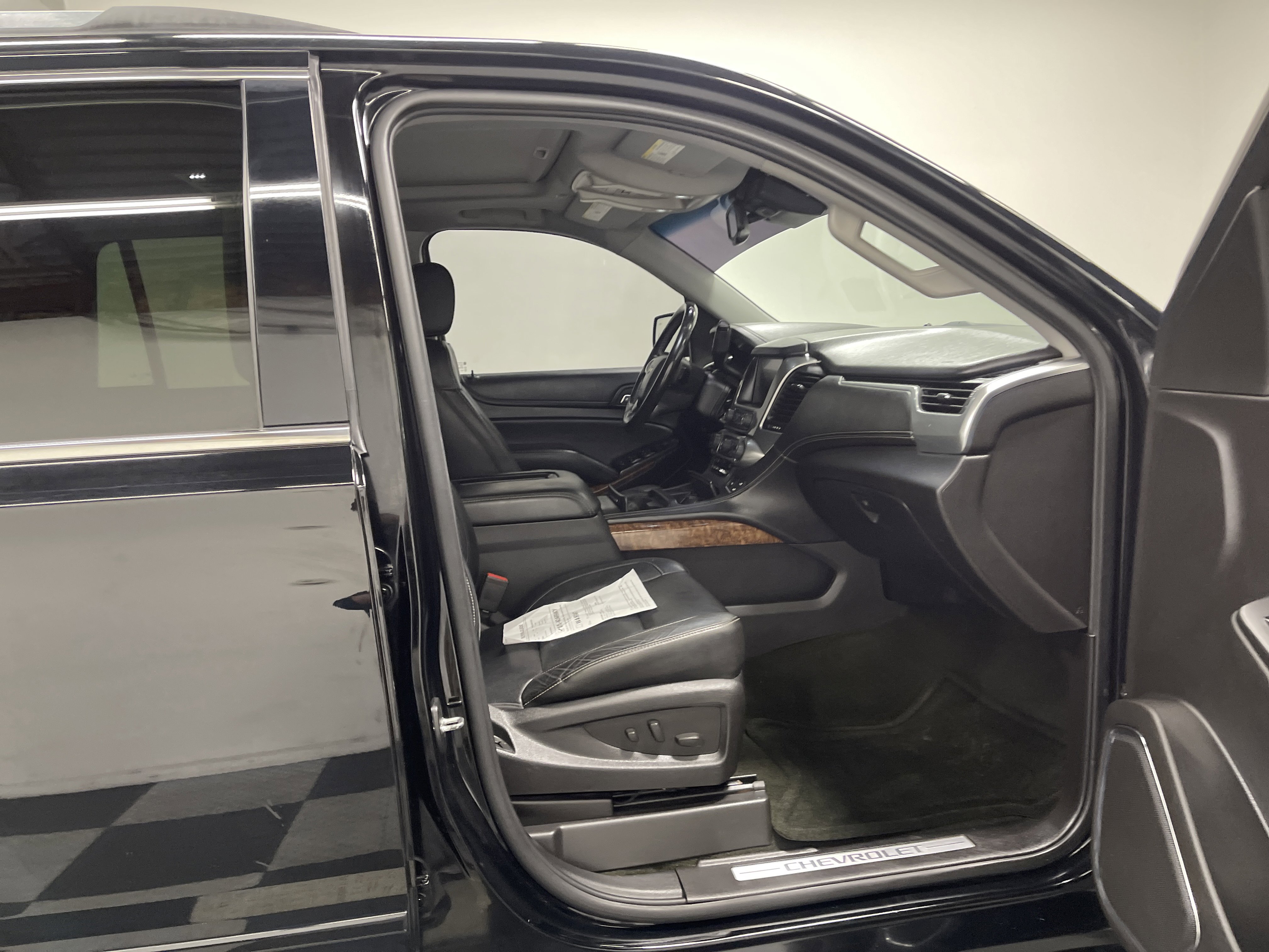 Used 2016 Chevrolet Tahoe LTZ AWD/4WD image 26