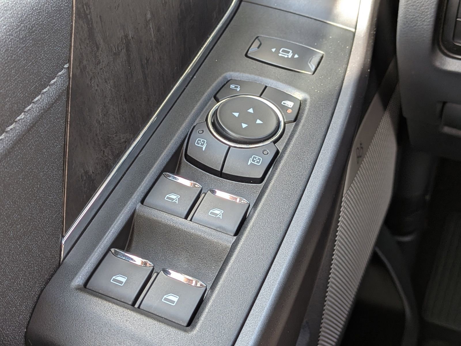 Certified 2026 Ford F250 Lariat w/ Black Appearance Package image 28