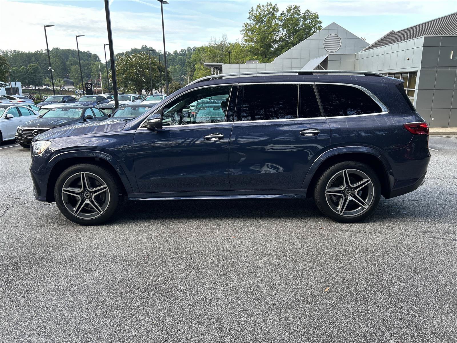 Certified 2025 Mercedes-Benz GLS 450 4MATIC w/ AMG Line Exterior image 16