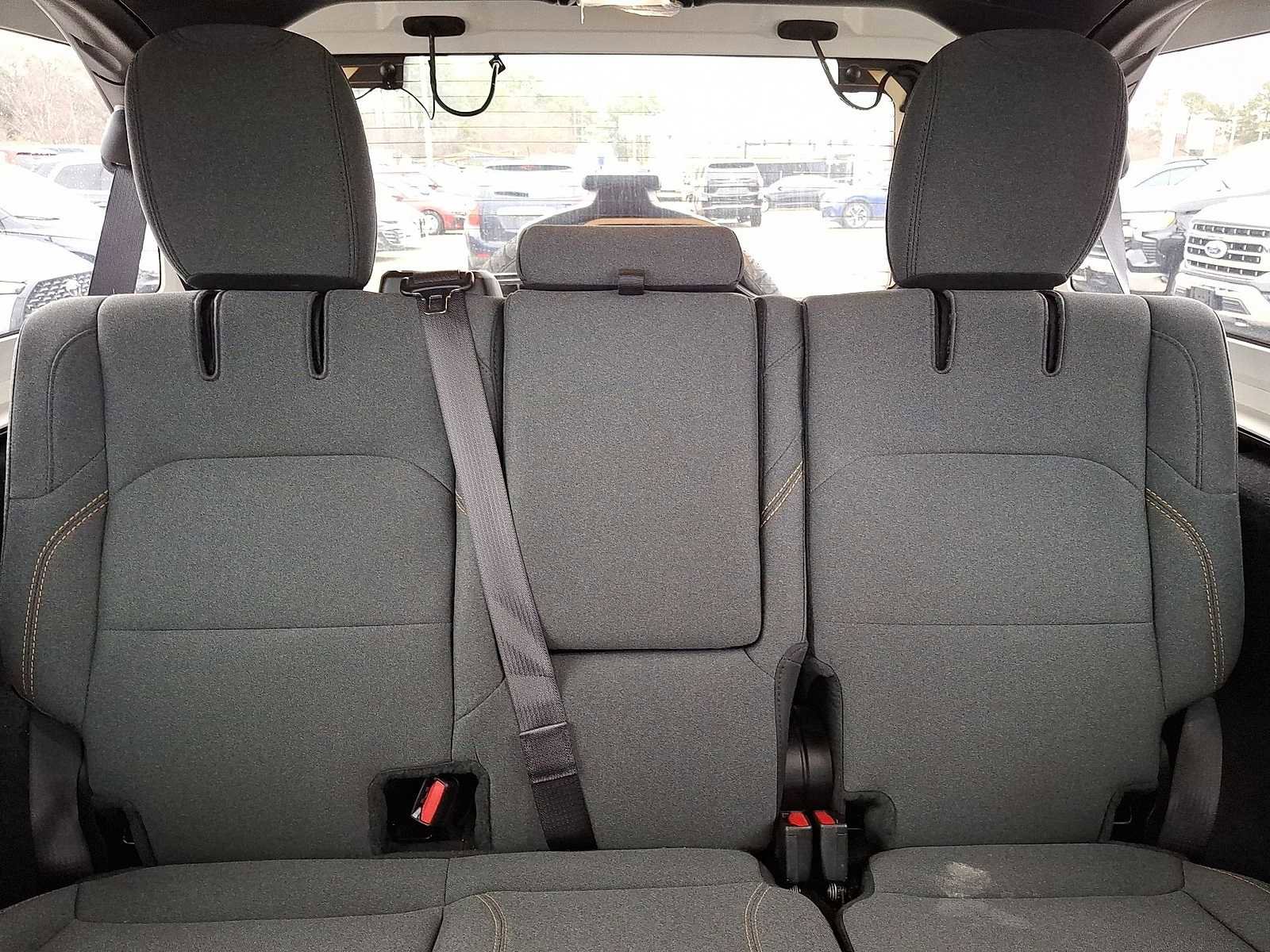 Used 2025 Jeep Wrangler Sahara image 14