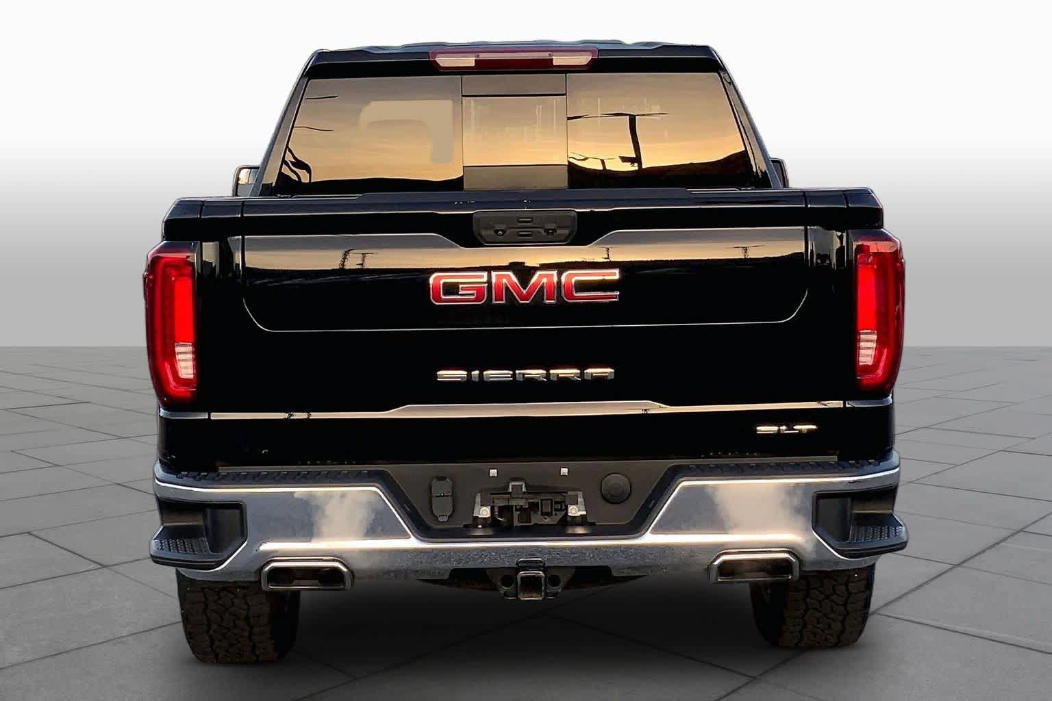 Used 2023 GMC Sierra 1500 SLT w/ SLT Premium Package AWD/4WD image 5