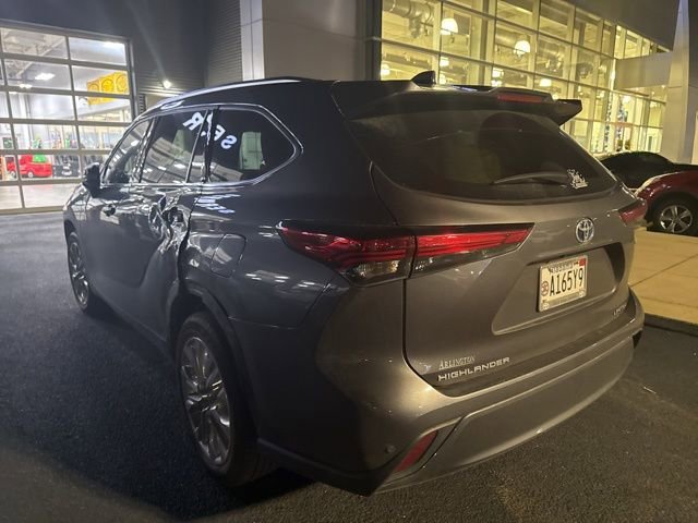 Used 2023 Toyota Highlander Limited image 5