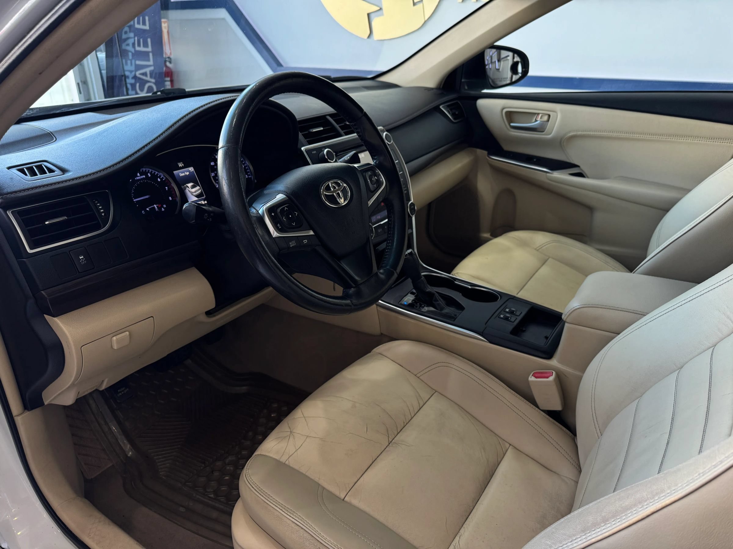 Used 2017 Toyota Camry XLE FWD image 22
