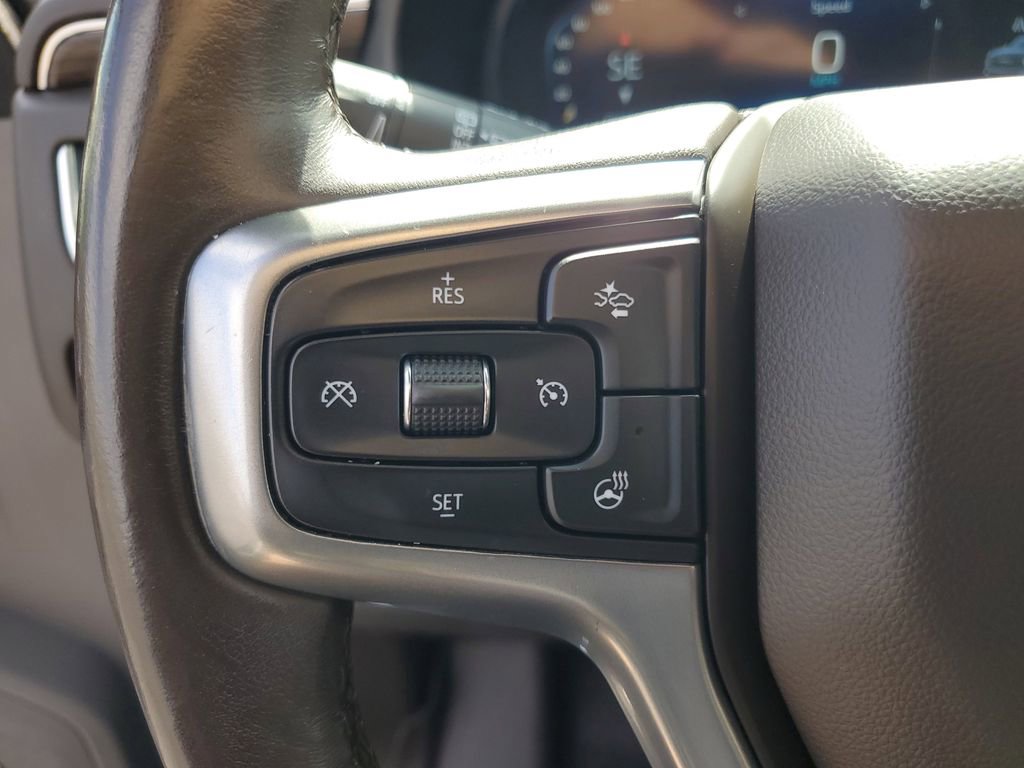 Used 2022 Chevrolet Tahoe Z71 w/ Luxury Package AWD/4WD image 12