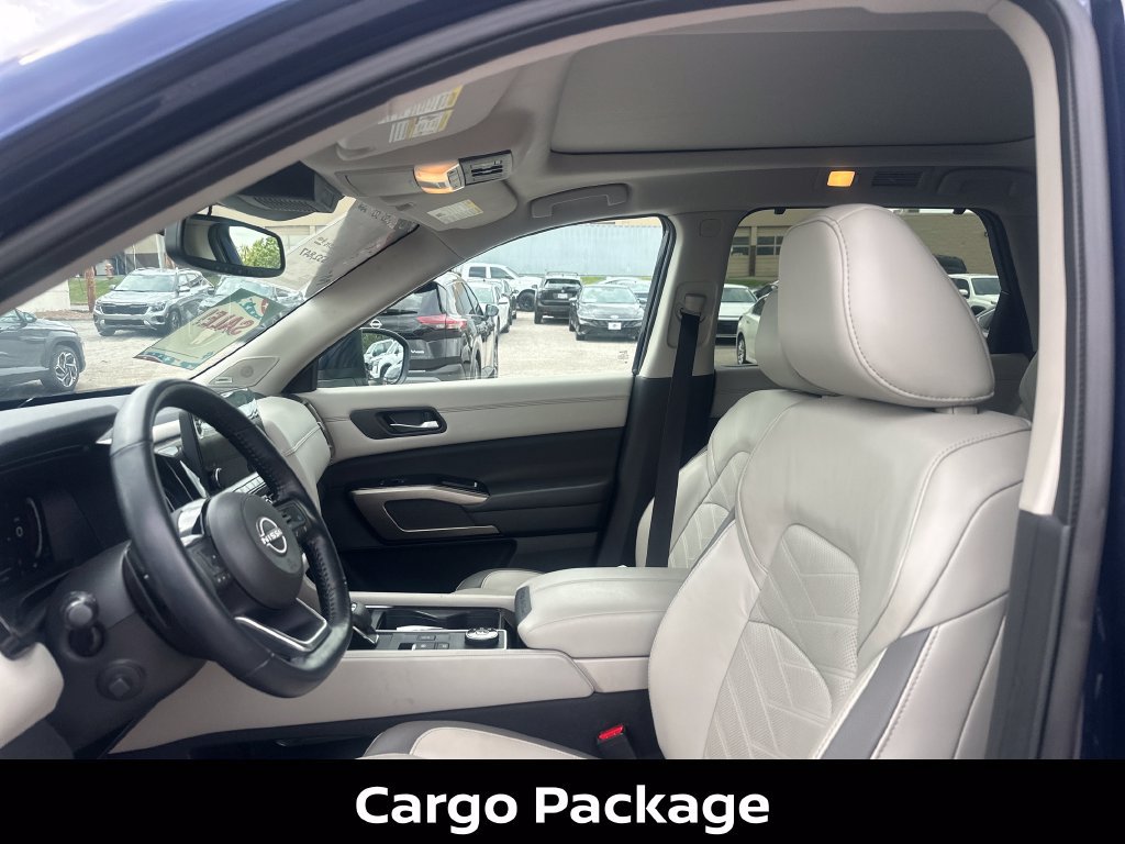 Certified 2022 Nissan Pathfinder Platinum w/ Lighting Package (N93) AWD/4WD image 11