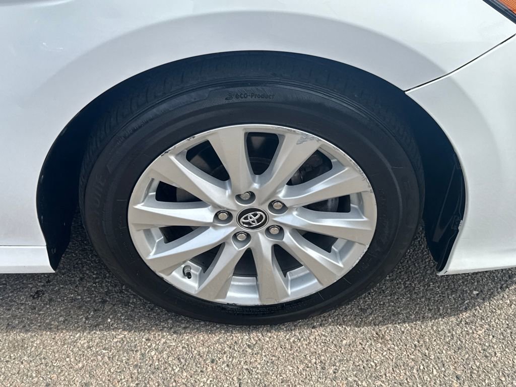 Used 2018 Toyota Camry LE image 38