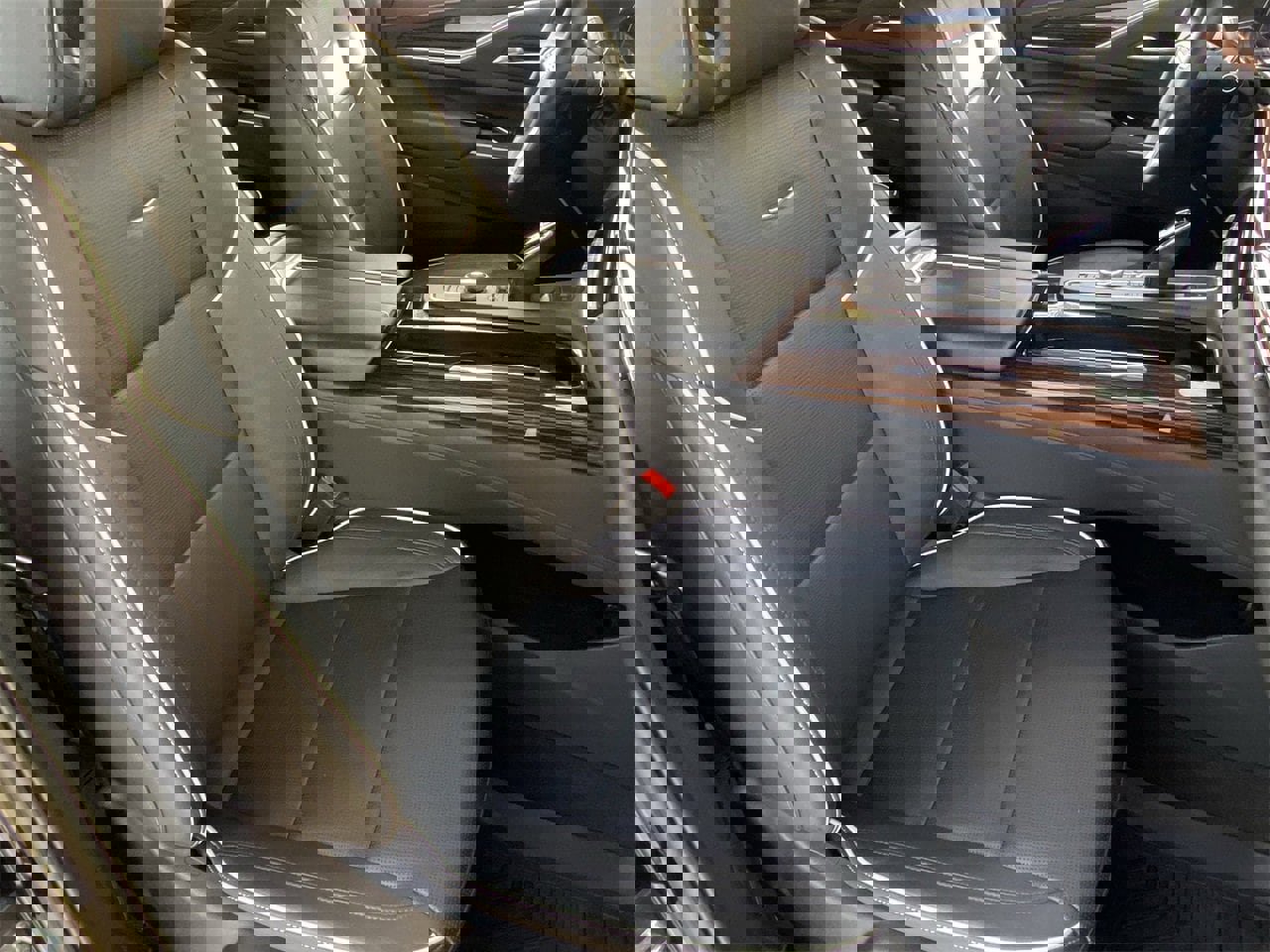 Used 2022 Cadillac Escalade Premium Luxury w/ Performance Package image 10