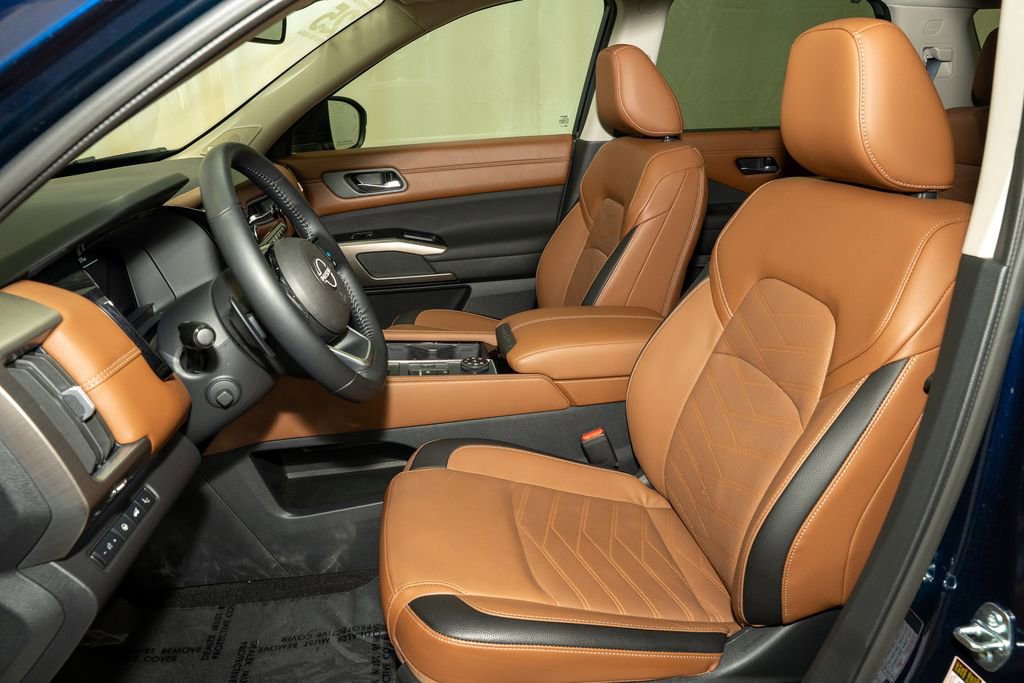 Certified 2025 Nissan Pathfinder Platinum image 14