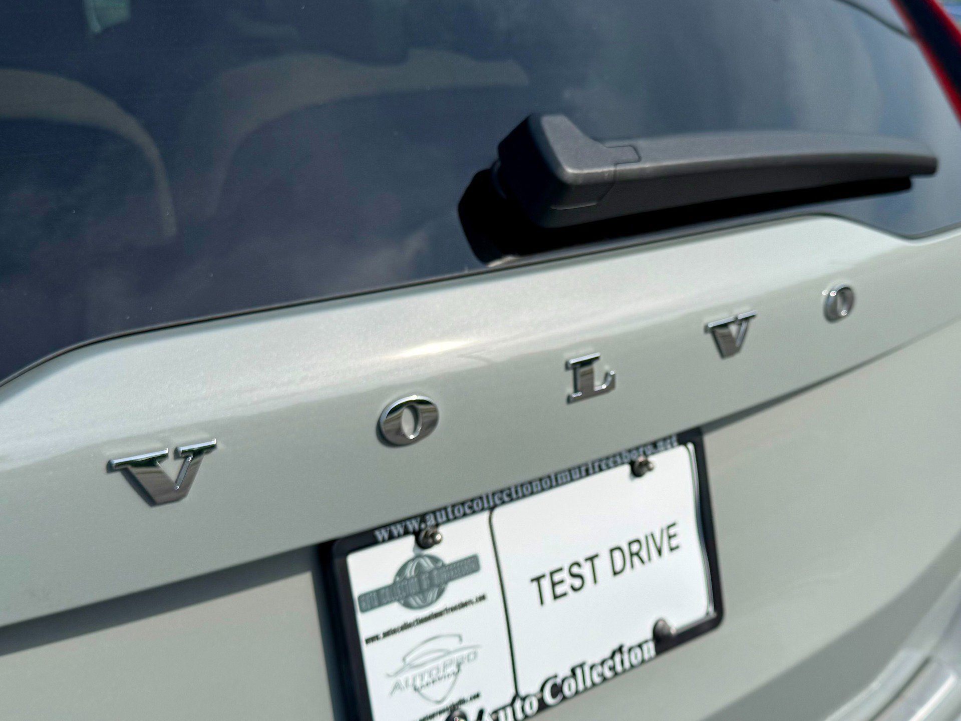 Used 2025 Volvo XC90 T8 Plus w/ Protection Package Premier AWD/4WD image 17