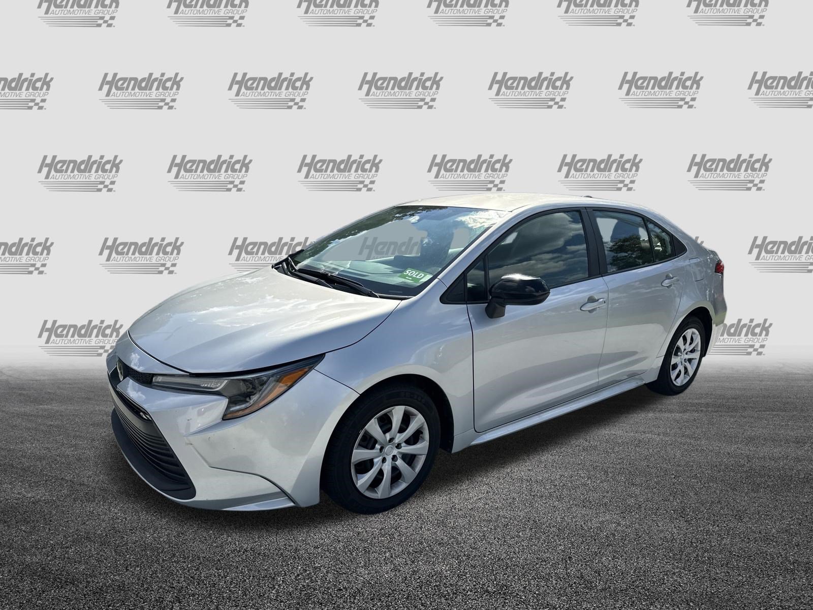 Used 2025 Toyota Corolla LE FWD image 5