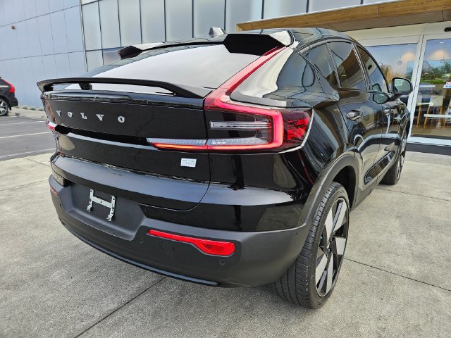 Used 2023 Volvo C40 P8 Recharge Ultimate w/ Protection Package Premier AWD/4WD image 5