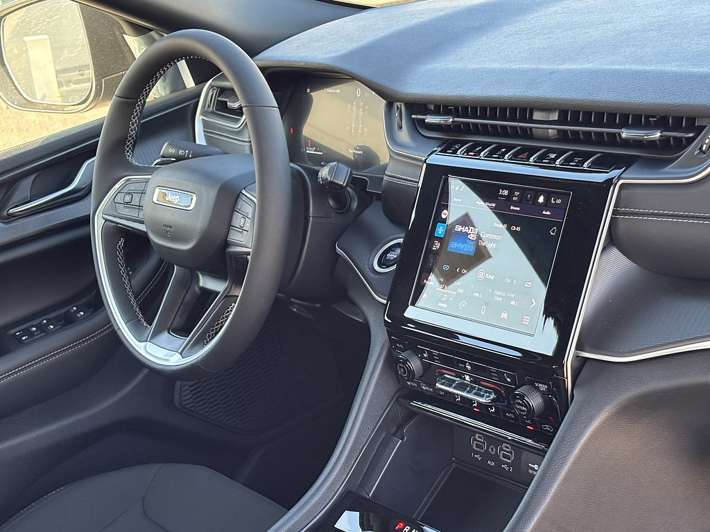 New 2026 Jeep Grand Cherokee Laredo X RWD image 23