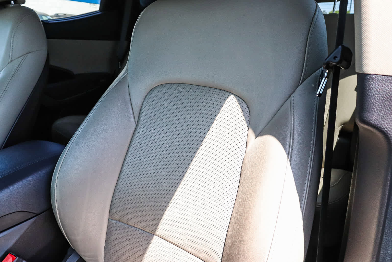 Used 2017 Hyundai Santa Fe Sport w/ 2.4L Tech Package 04 FWD image 21