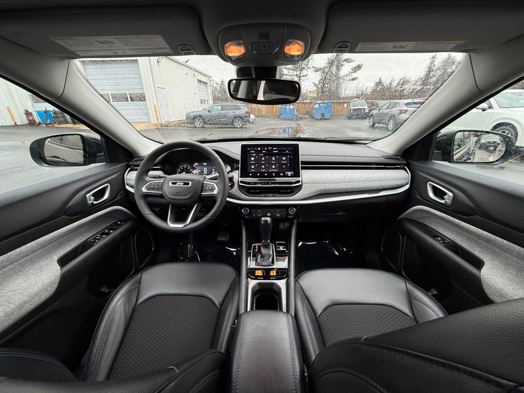 Used 2022 Jeep Compass Latitude image 21