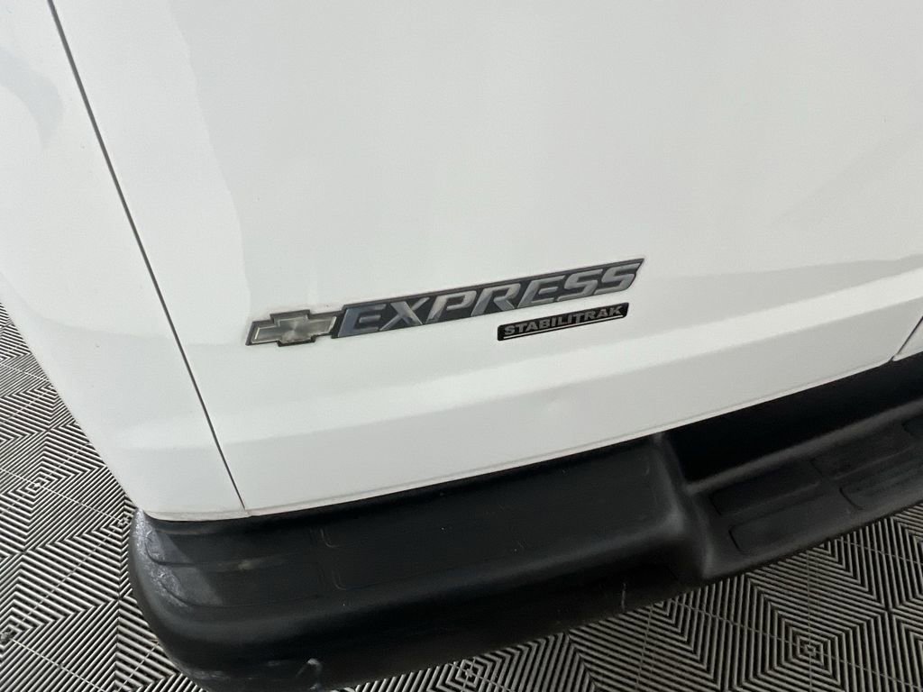 Used 2012 Chevrolet Express 1500 image 27
