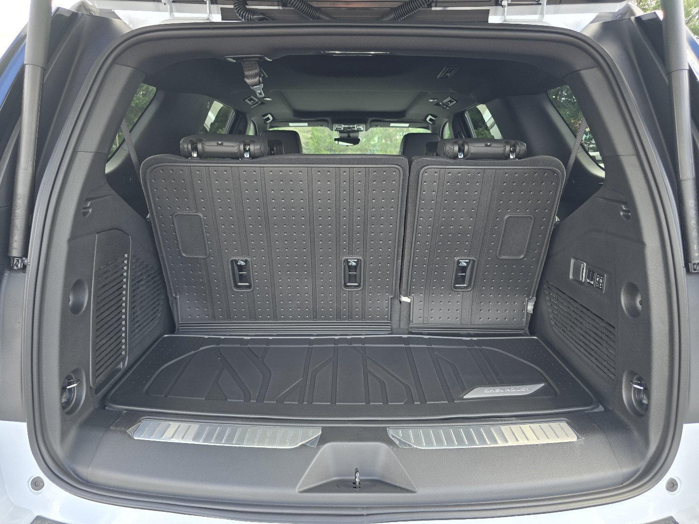New 2026 Chevrolet Tahoe High Country AWD/4WD image 18