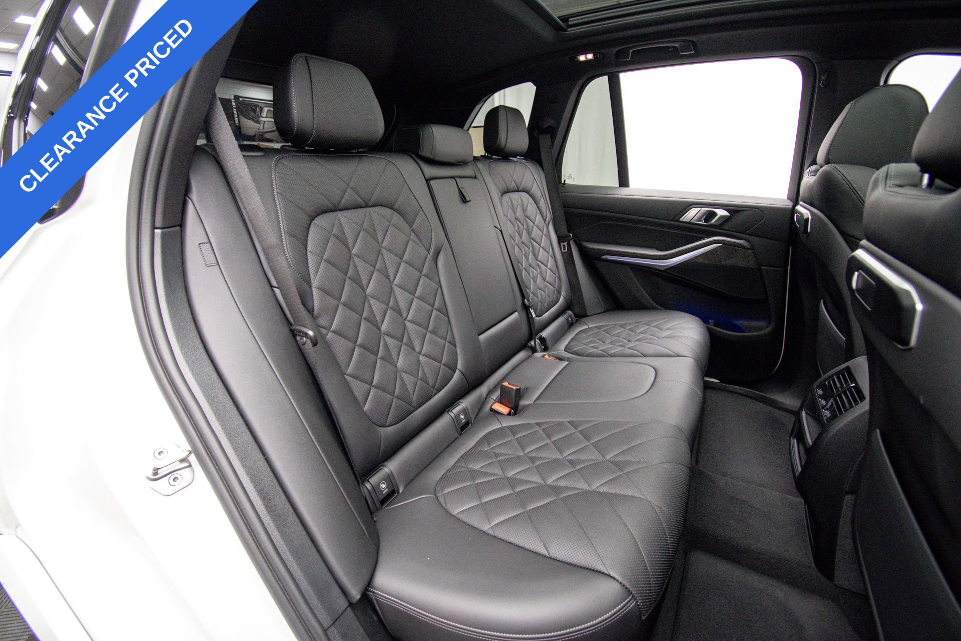 Used 2024 BMW X5 xDrive40i w/ M Sport Package AWD/4WD image 17