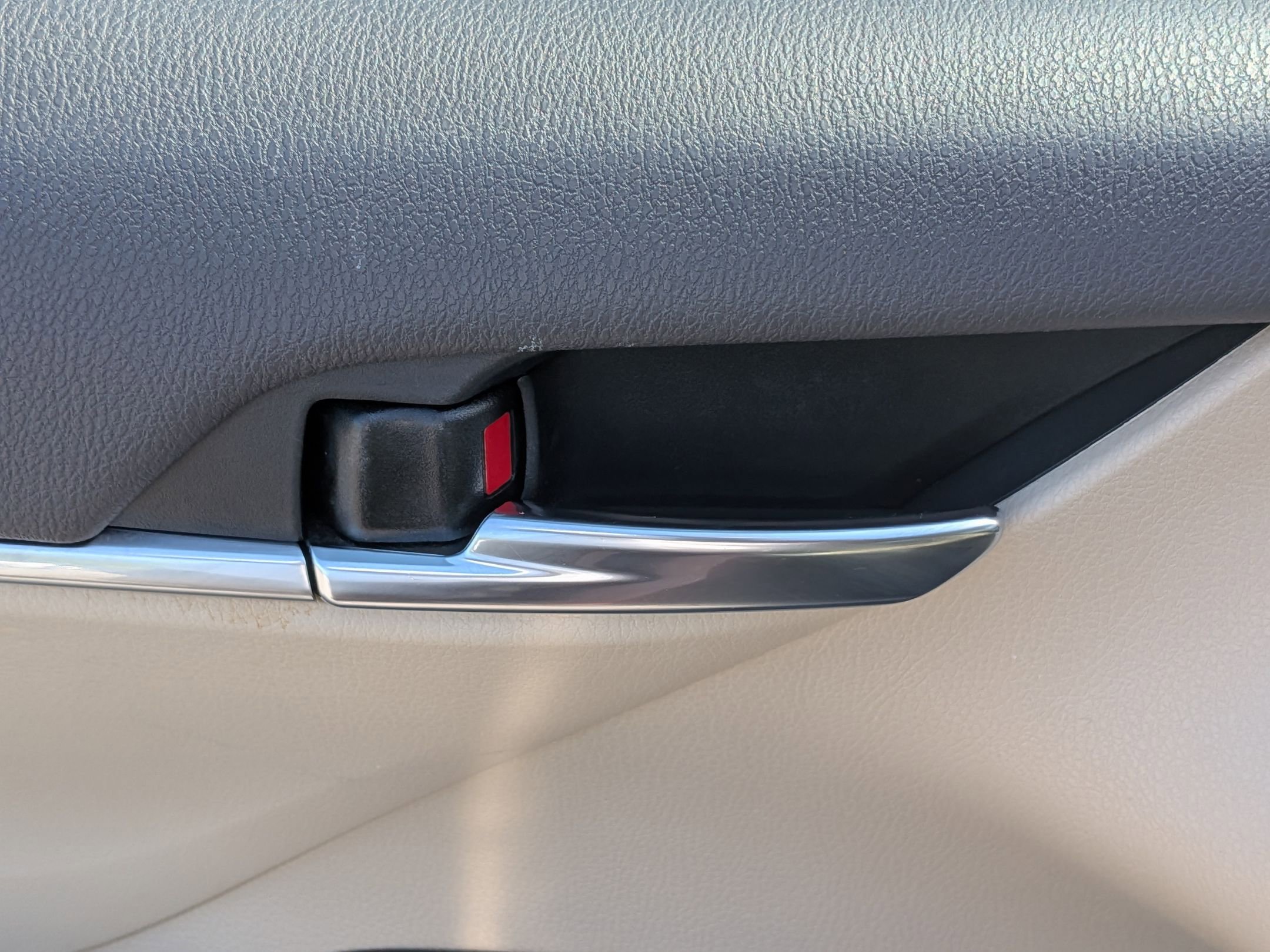 Used 2023 Toyota Camry LE FWD image 12