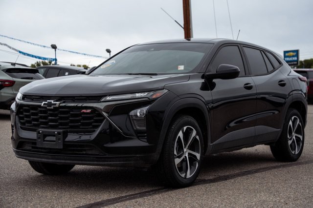 Used 2024 Chevrolet Trax RS FWD image 1