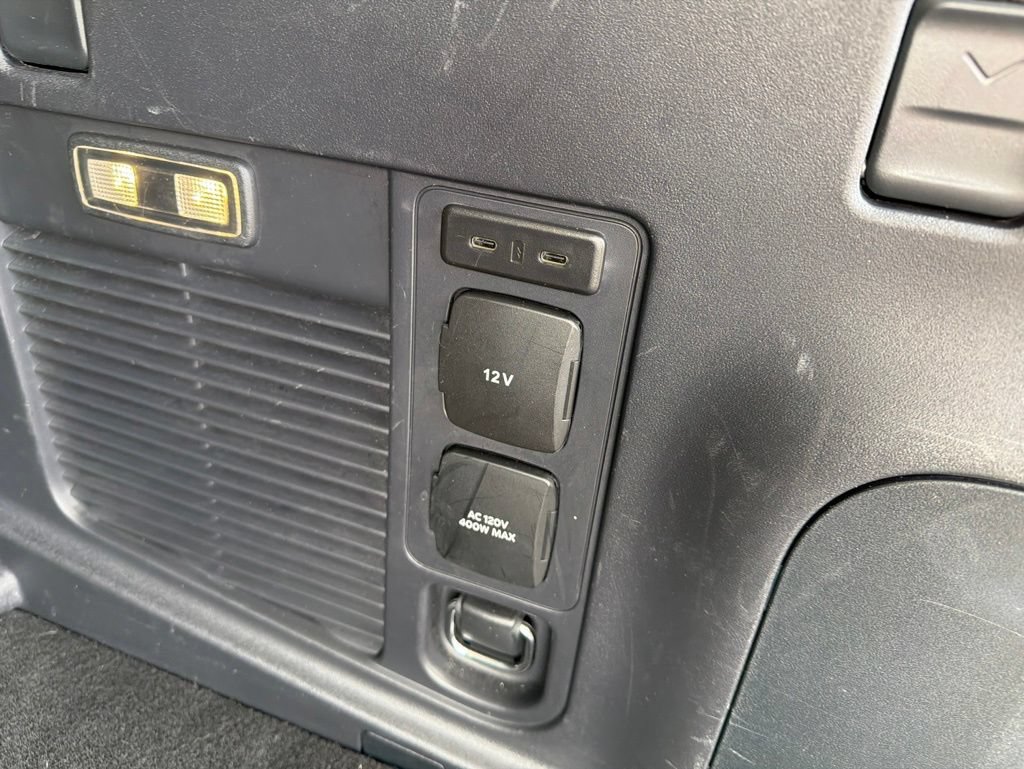 Used 2025 Ford Expedition Active AWD/4WD image 18