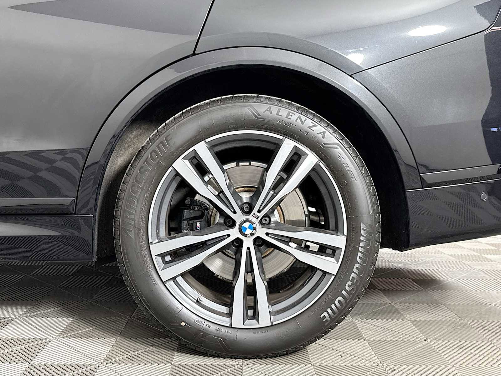 Used 2024 BMW X7 xDrive40i w/ Executive Package AWD/4WD image 31