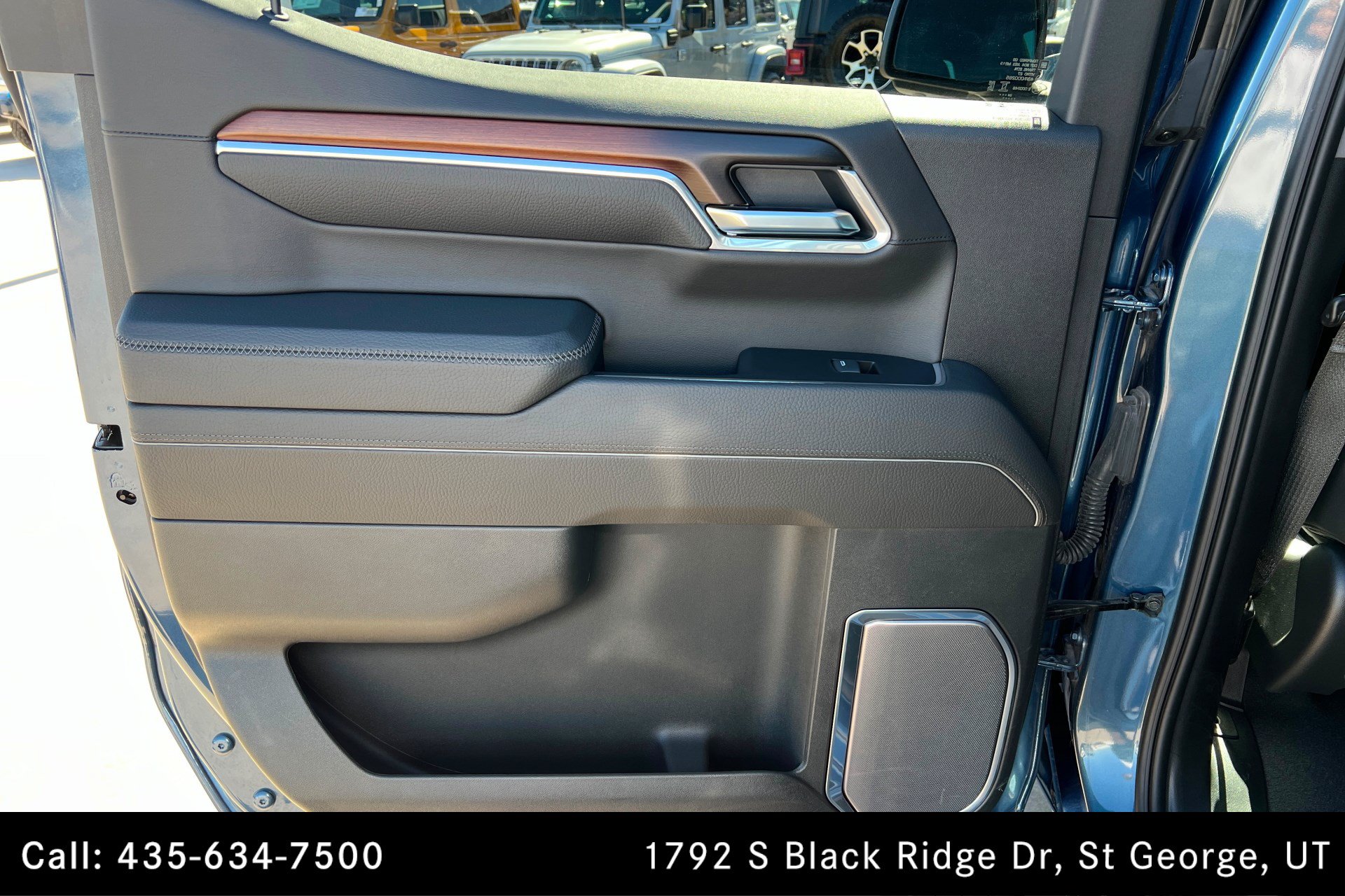 Used 2025 GMC Sierra 1500 Denali AWD/4WD image 18