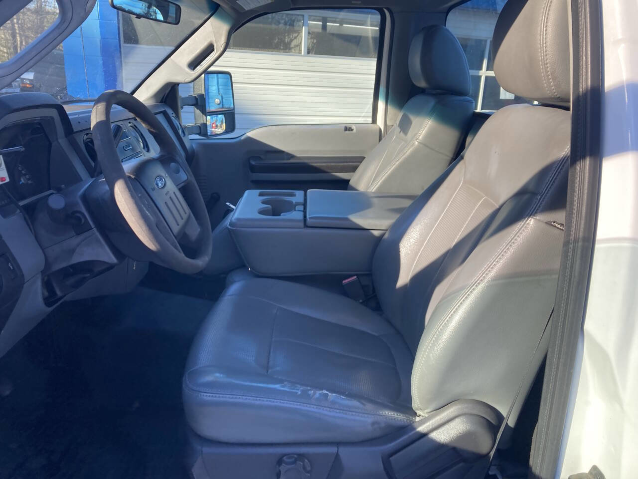 Used 2011 Ford F350 XL w/ Snow Plow Prep Pkg image 4