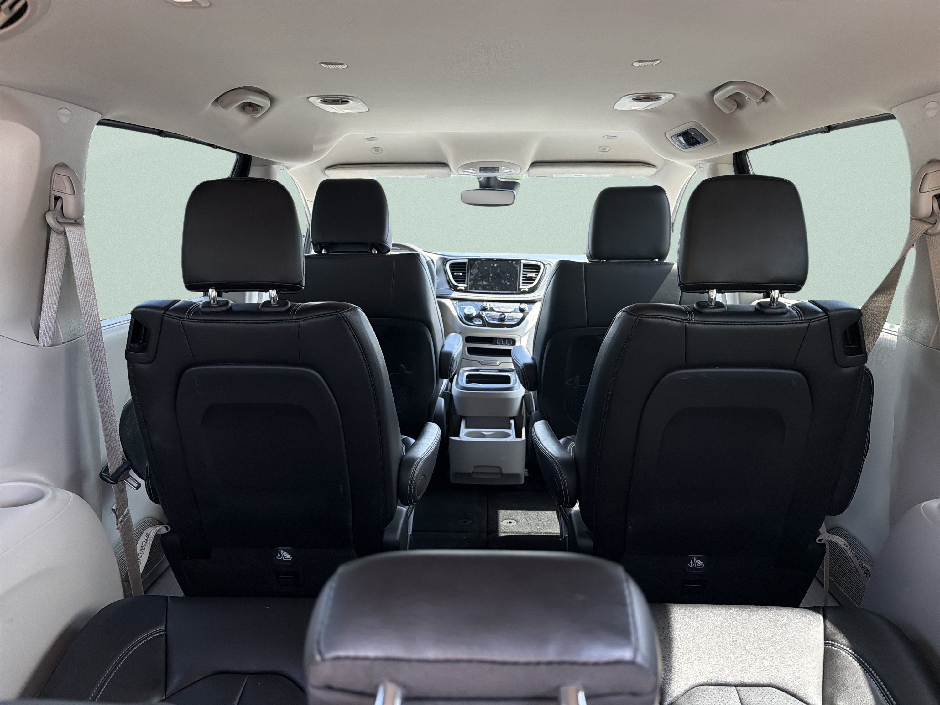 Used 2023 Chrysler Pacifica Touring-L FWD image 12