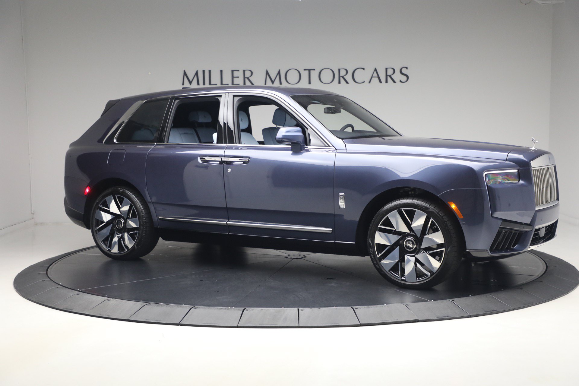 Certified 2025 Rolls-Royce Cullinan AWD/4WD image 7