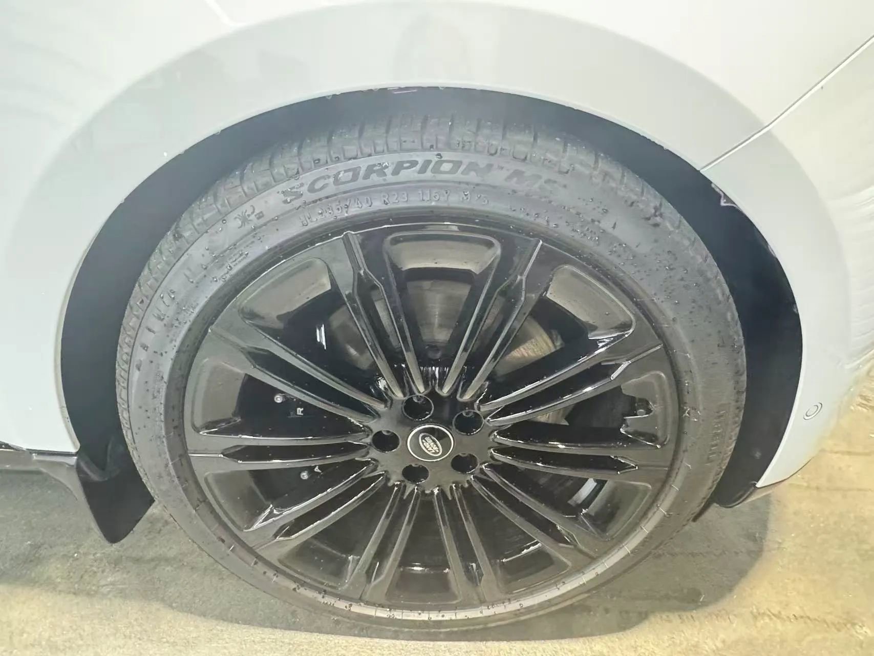 Used 2025 Land Rover Range Rover Long Wheelbase SE image 24