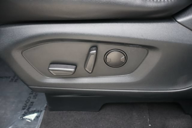 Used 2023 Ford Explorer XLT w/ Equipment Group 202A AWD/4WD image 11