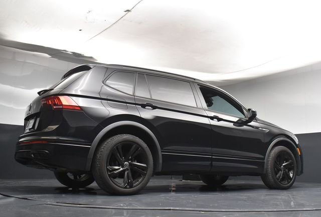 Used 2023 Volkswagen Tiguan SE R-Line image 40