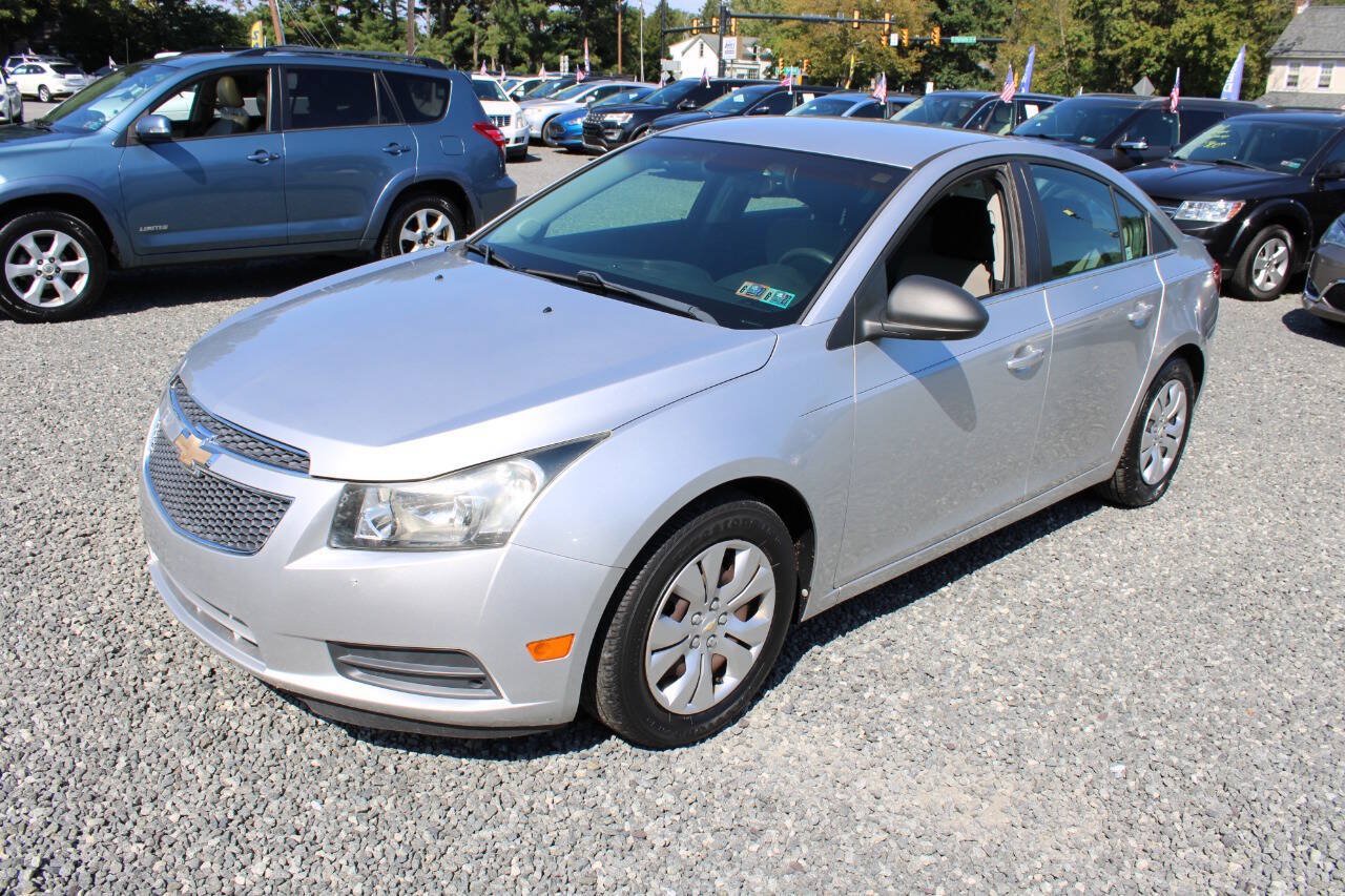 Used 2012 Chevrolet Cruze LS w/ Connectivity Package FWD image 2