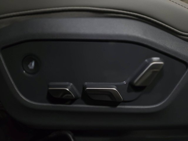 Used 2024 Kia EV9 Land image 19