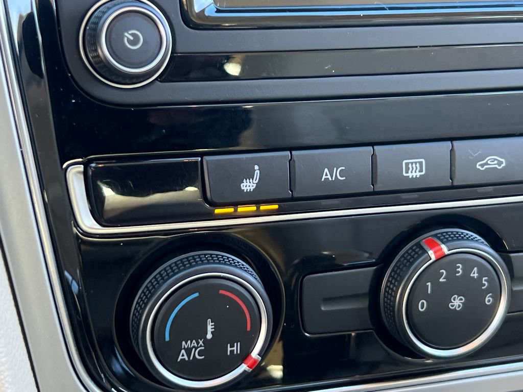 Used 2019 Volkswagen Passat 2.0T Wolfsburg image 26