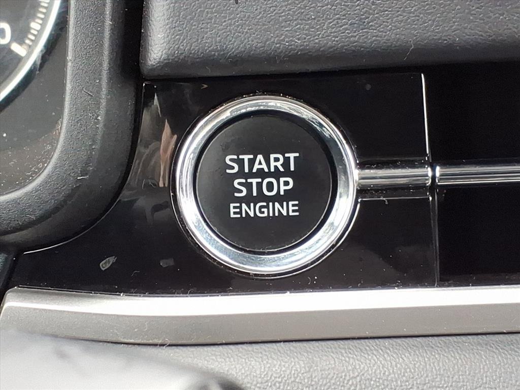 Used 2024 Mitsubishi Outlander SE image 20