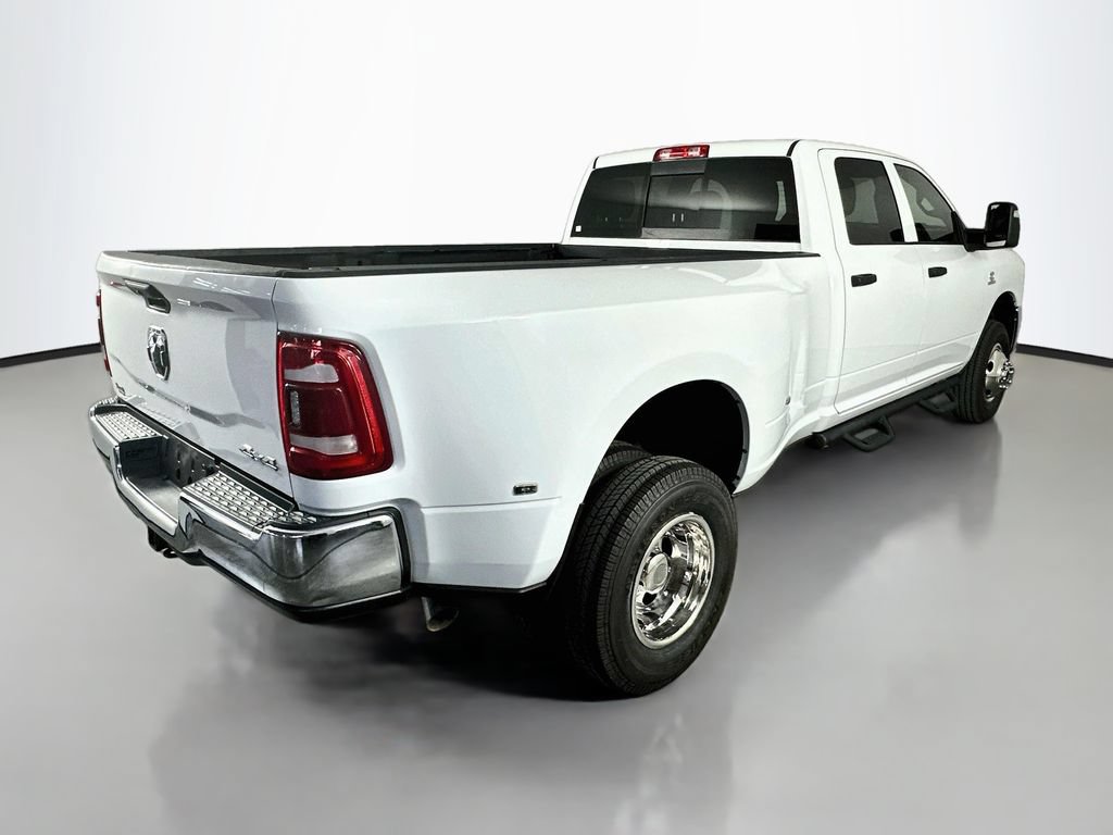 Used 2024 RAM 3500 Tradesman w/ Chrome Appearance Group AWD/4WD image 8