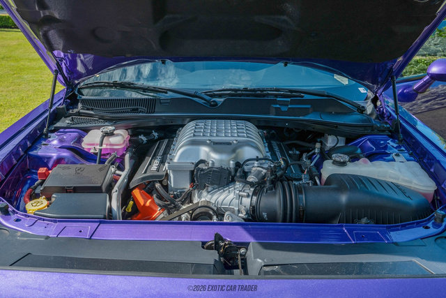 Used 2016 Dodge Challenger SRT Hellcat RWD image 17