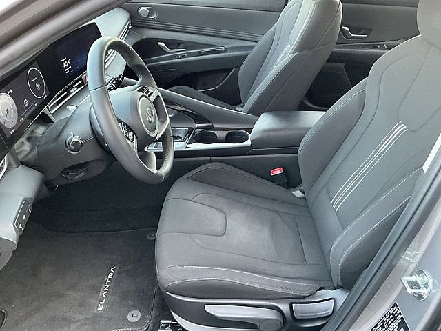 Used 2023 Hyundai Elantra SEL w/ Convenience Package image 15