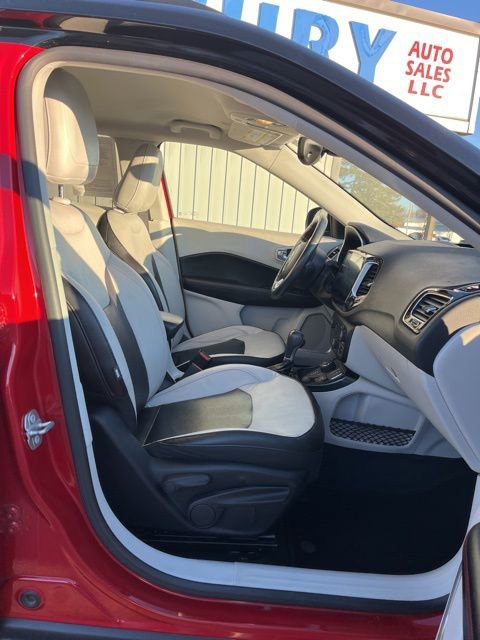 Used 2018 Jeep Compass Limited w/ Navigation Group image 30