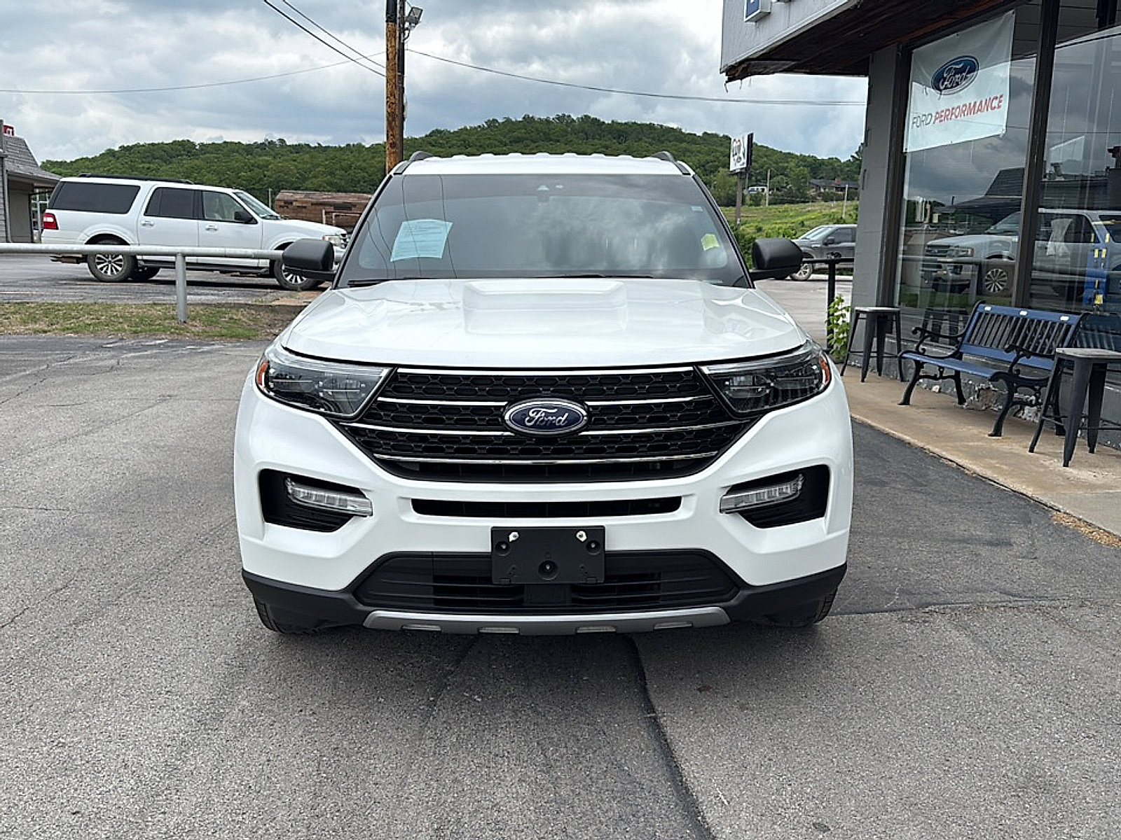 Used 2021 Ford Explorer XLT w/ Equipment Group 202A AWD/4WD image 3