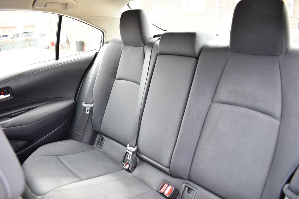 Used 2021 Toyota Corolla LE image 20