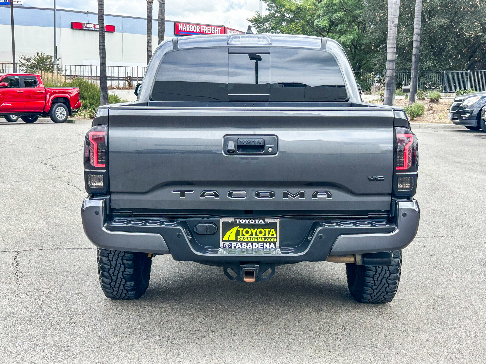 Used 2020 Toyota Tacoma TRD Off-Road w/ TRD Premium Off Road Package AWD/4WD image 7