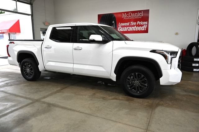 Used 2023 Toyota Tundra SR5 w/ SR5 Convenience Package AWD/4WD image 4