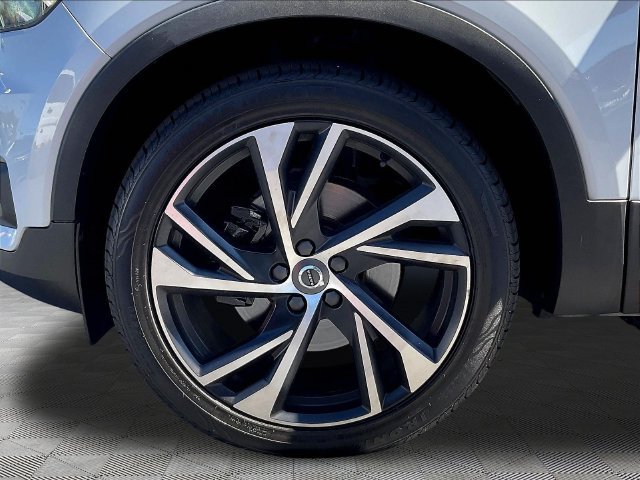 Used 2020 Volvo XC40 T5 R-Design w/ Protection Package Premier AWD/4WD image 35