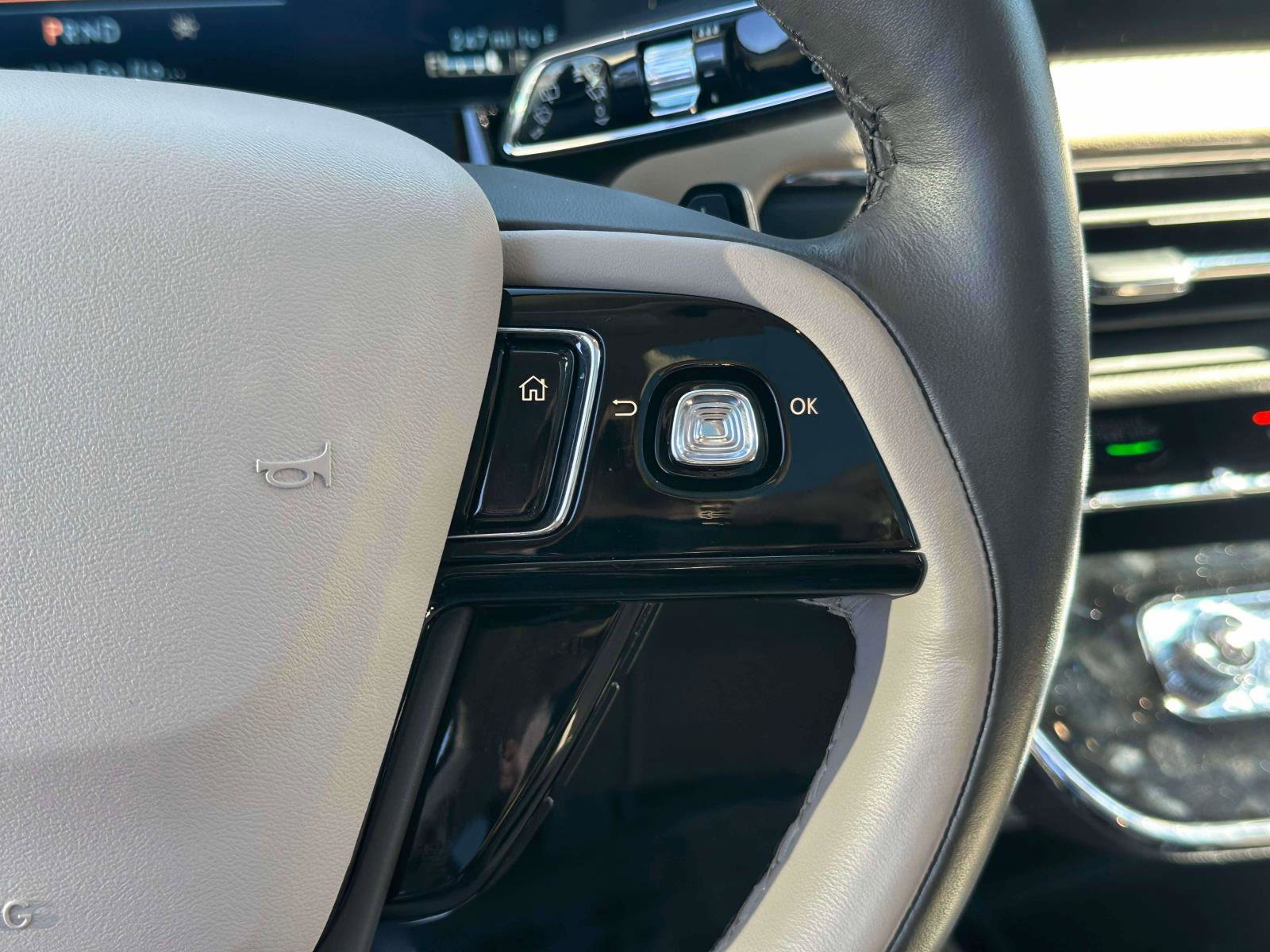 Used 2023 Lincoln Corsair Reserve w/ Equipment Group 201A image 22