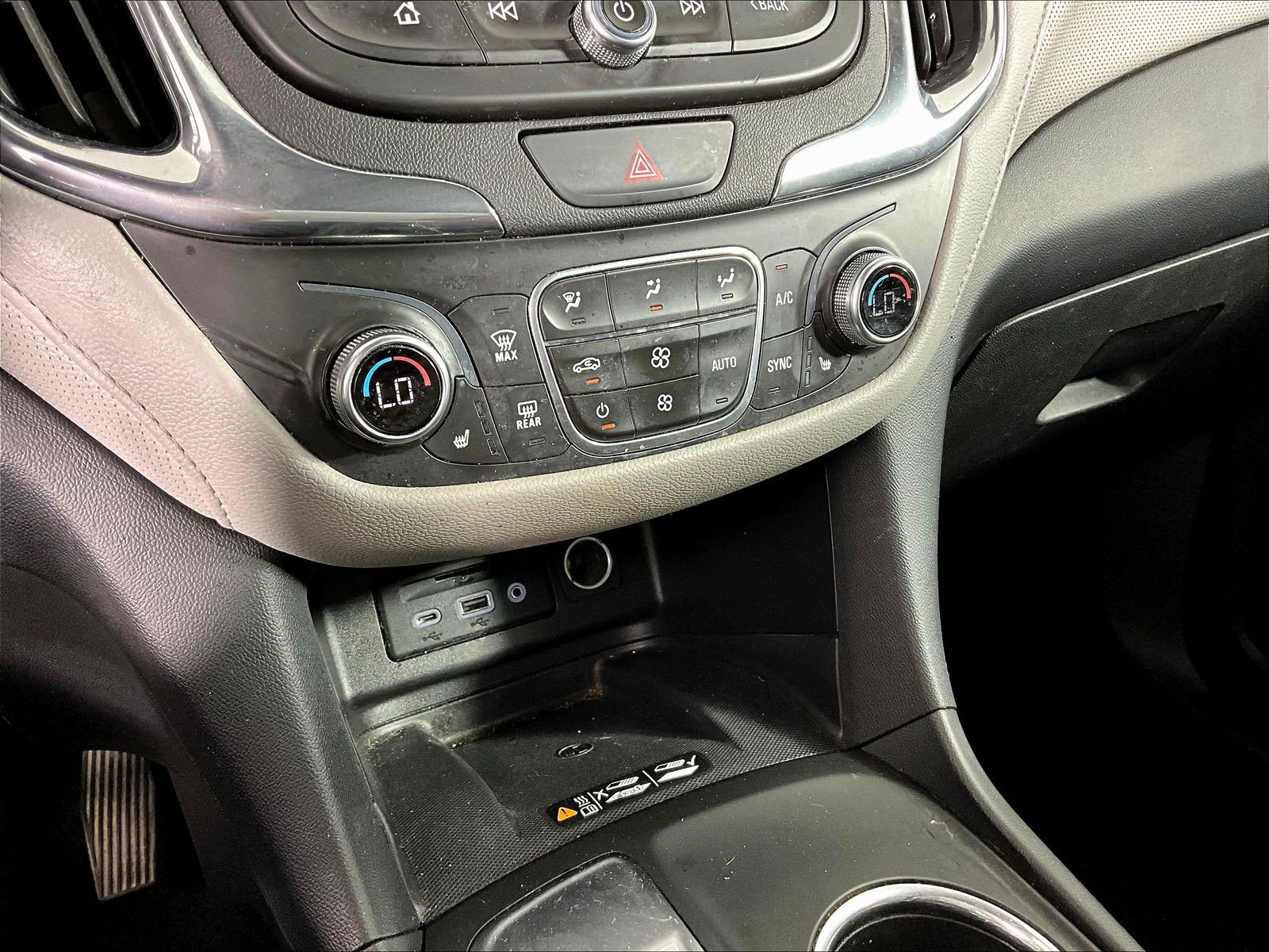 Used 2019 Chevrolet Equinox Premier FWD image 15